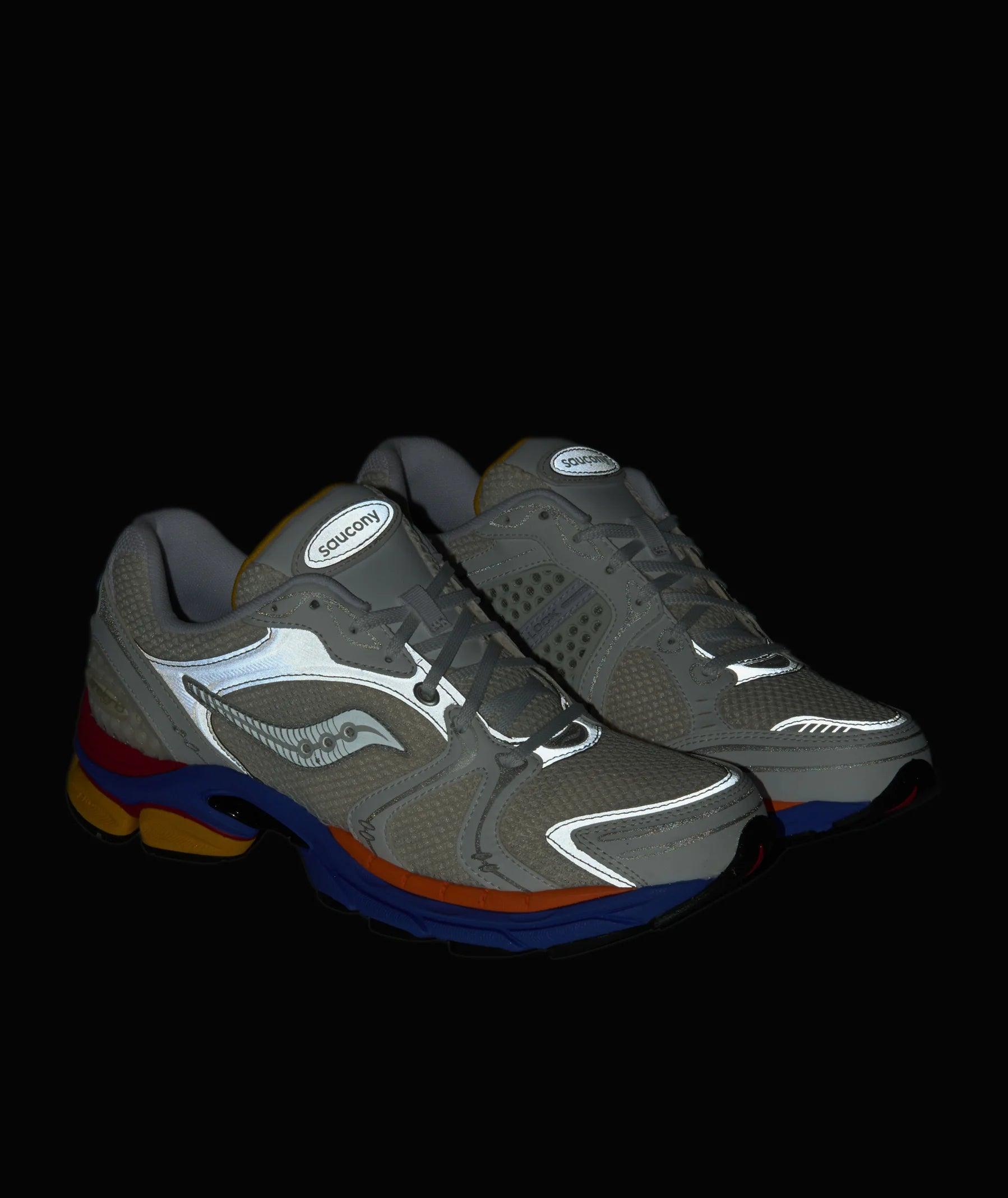 Saucony Progrid Triumph 4 White Sneakers