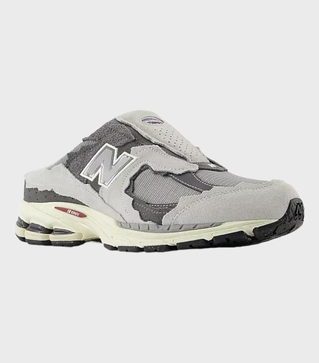 New Balance Slippers 2002R Raincloud Griijs
