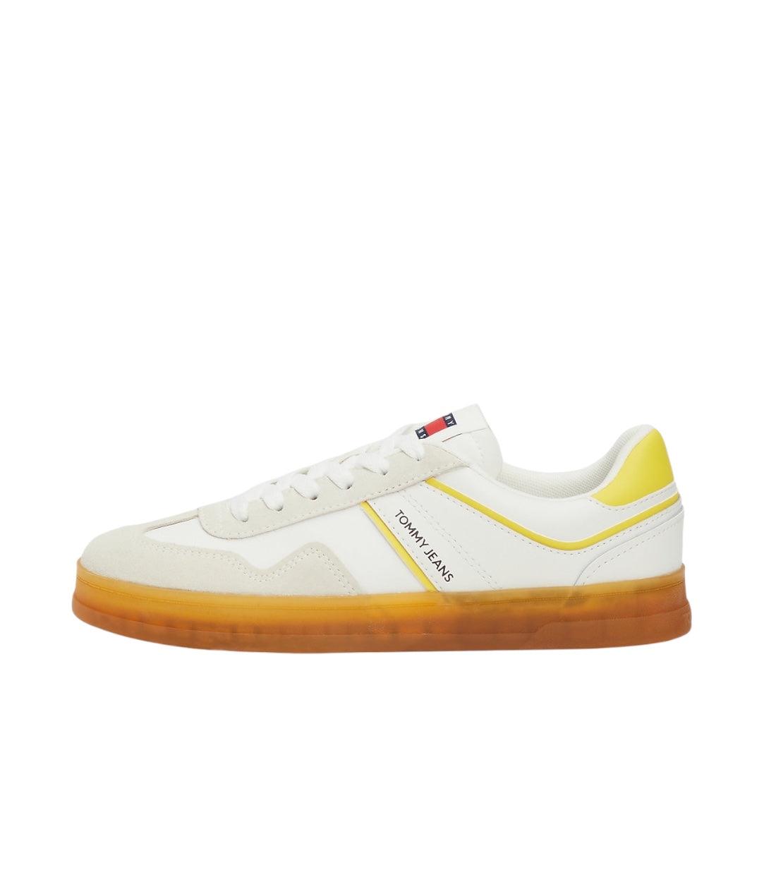 Tommy Hilfiger Geel Suède Court Sneaker Met Gemengde Texturen